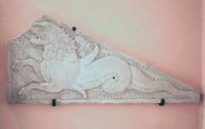 sorrentomuseo1-mediaeval-griffin